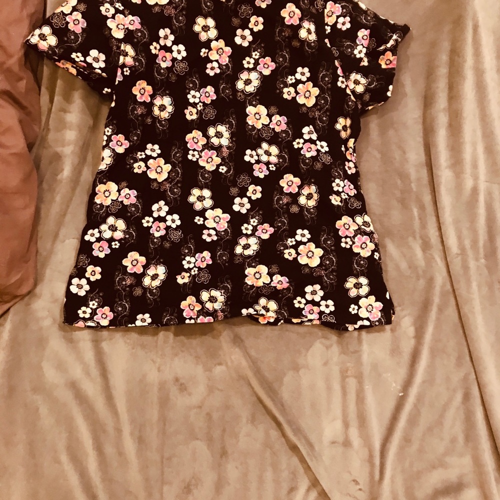 Scrub top - Picture 3 of 3